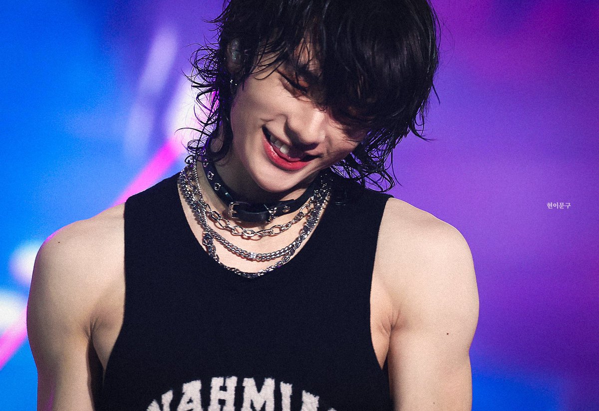 ladorokii's tweet photo. even the way he smiles is so babygirl i cant do this😭 https://t.co/gsnvv87bR0