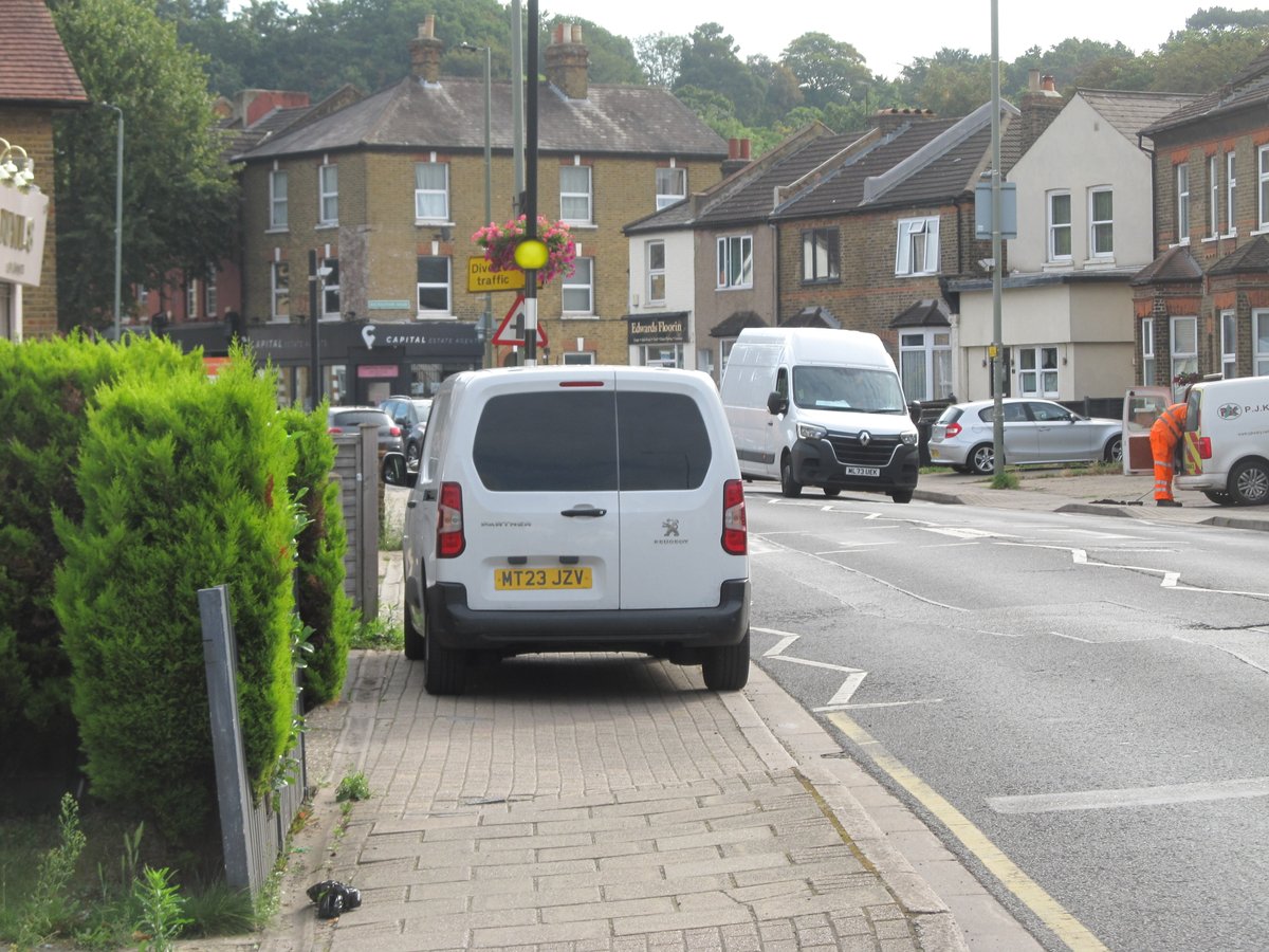 Ravensbourne Valley Residents (@rvresidents) on Twitter photo What is the worst parking ever in Shortlands? This is. Impossible to get round and on white zig zags too! <a href="/BadlyParkedBR/">BadlyParkedBromley</a> @FelicityJBee What is the worst parking ever in Shortlands? This is. Impossible to get round and on white zig zags too! <a href="/BadlyParkedBR/">BadlyParkedBromley</a> @FelicityJBee