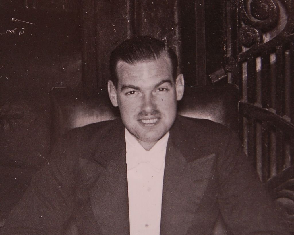 🇳🇱 A patriot
Ernst de Jonge was a Dutch lawyer who had represented the Netherlands in rowing at the 1936 Berlin olympics. When the Germans invaded his home country he was living a comfortable life in the Dutch Antilles, but decided to make his way to London to do his bit. He was