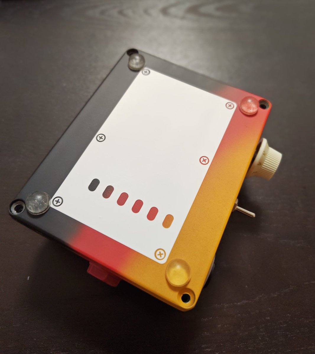 FujitoneDIY's tweet image. 構想から10ヶ月。ようやく完成しました！パーツの選定、加工、実験等かなり時間がかかりましたが最初に頭にあったものをほぼその通りの形にする事が出来ました。肝心の音も狙った所が出せて一安心です。
後はこれを渡しに行くのみ！
#fujitonehandwired
#sticonic
#testify
#ピエールジノリモデル