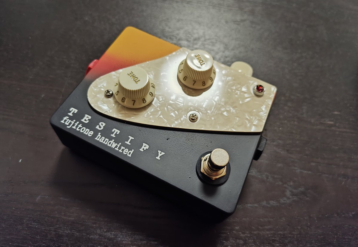 FujitoneDIY's tweet image. 構想から10ヶ月。ようやく完成しました！パーツの選定、加工、実験等かなり時間がかかりましたが最初に頭にあったものをほぼその通りの形にする事が出来ました。肝心の音も狙った所が出せて一安心です。
後はこれを渡しに行くのみ！
#fujitonehandwired
#sticonic
#testify
#ピエールジノリモデル