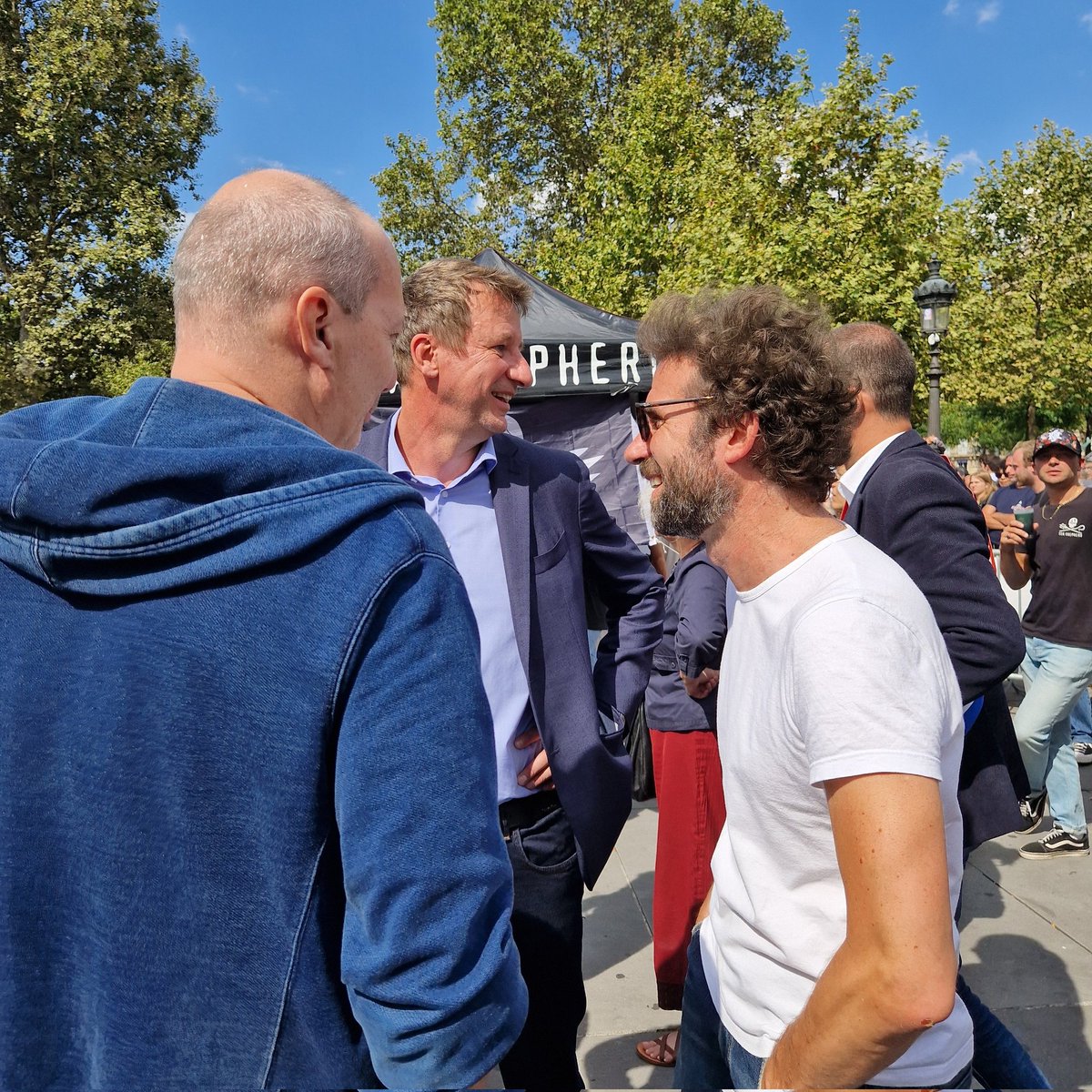 yjadot's tweet image. Être aujourd&apos;hui aux côtés de @SeaShepherdFran pour la libération de Paul Watson, c&apos;est être aux côtés de chaque militant•e écologiste qui partout défend l&apos;environnement. C&apos;est faire du vivant une priorité absolue.
Emprisonner et potentiellement extrader Paul Watson c&apos;est…