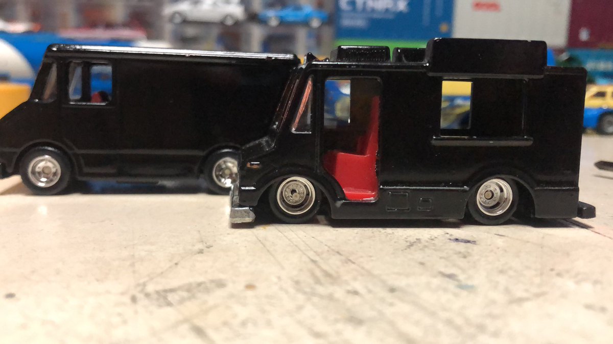 porschegmbh's tweet photo. #ホットウィール #HotWheels #GASMONKEYGARAGE #STEPVAN
隣のバンがハイライダーに見えます🤣 https://t.co/CMK8dGJfVv