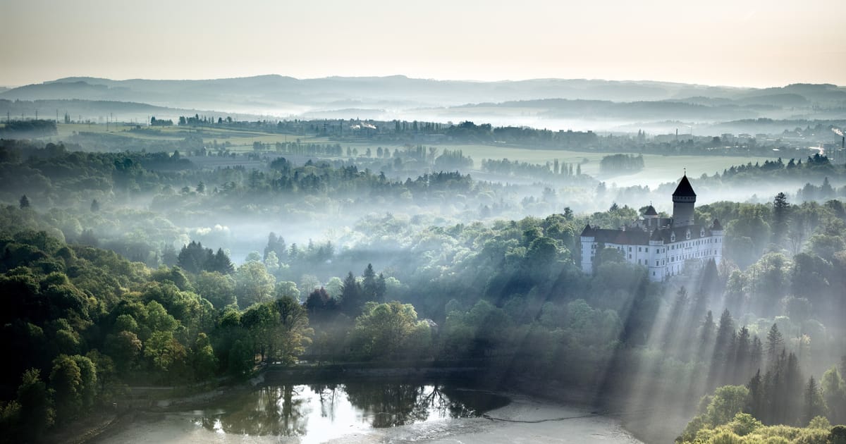 BrnoExpats's tweet photo. Discover Central Bohemia from the sky! https://t.co/raIsaL5zLF https://t.co/ZpPCUQVntv