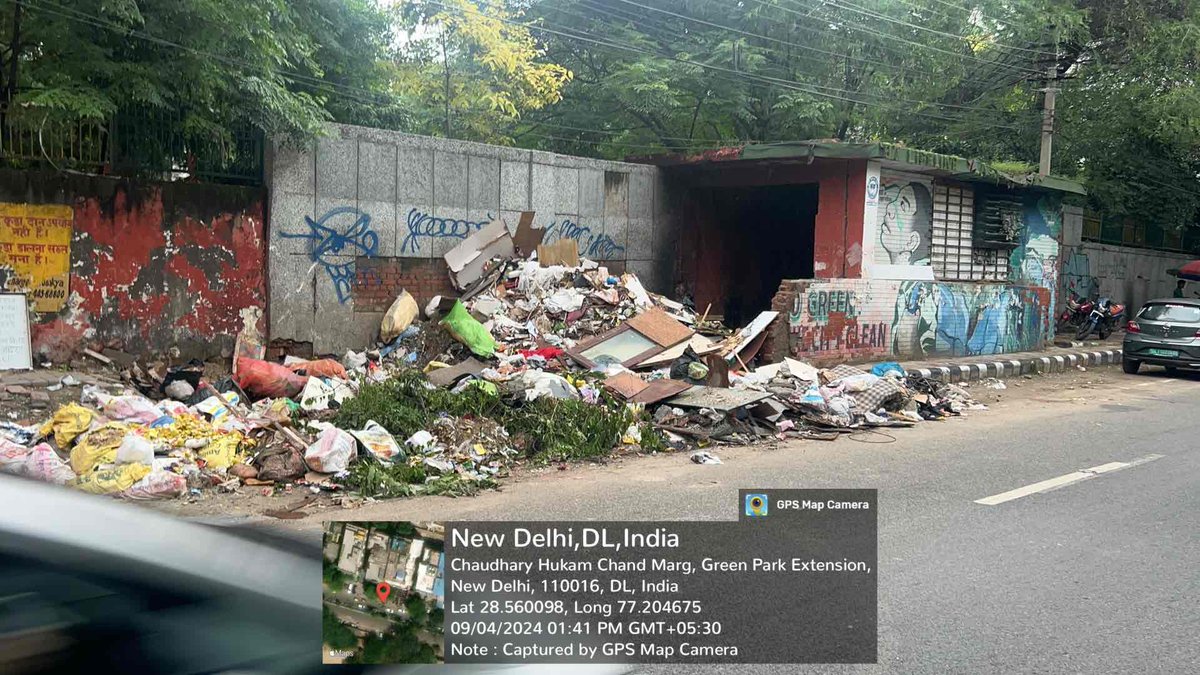 gpexta's tweet photo. MCD_Delhi @DCSOUTHZONE @swachhbharat @SwachSurvekshan @attorneybharti @OberoiShelly 
This dhalao was closed over a year ago by DC South, but people are dumping garbage here and the pile is getting higher and bigger with each passing day. This needs to be demolished urgently. https://t.co/pSDj7Q5AX5