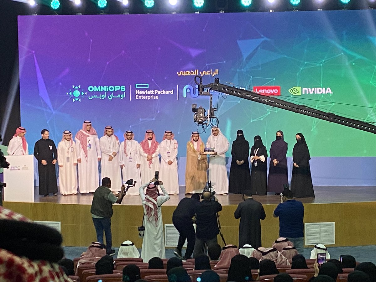 دائماً وابداً كلية الحاسب الافضل 👑👑🤎
<a href="/CCS_KKU/">كلية علوم الحاسب</a>