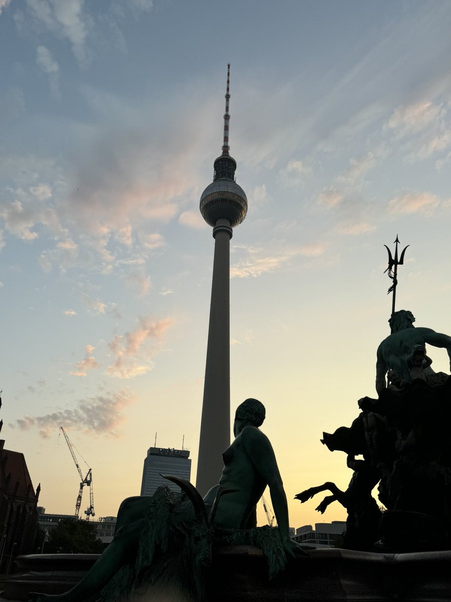 ベルリン3日目の朝は大聖堂からテレビ塔へランニング🏃
本日はプレゼン本番！頑張ります😤