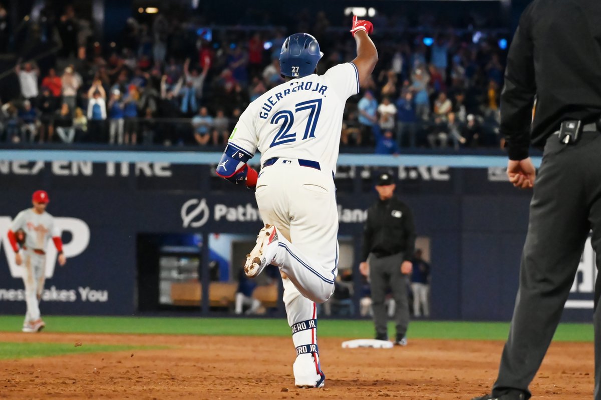 #BlueJays Vladimir Guerrero Jr. MLB Ranks Since All-Star Break:

Hits - 66 (1st)
XBH - 33 (1st)
AVG - .423 (1st)
SLG - .821 (1st)
OPS - 1.315 (1st)

#TOTHECORE