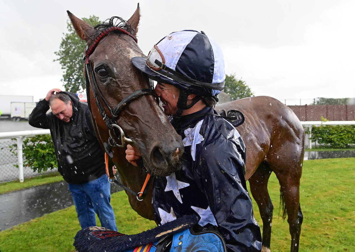 irishracing.com tweet media