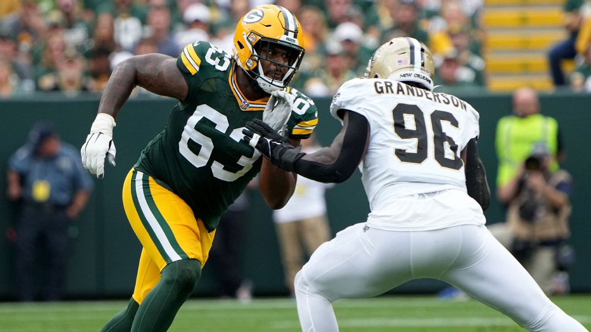 SundayHustle's tweet photo. How Rasheed Walker went from Pop Warner sidelines to replacing All-Pro David Bakhtiari https://t.co/Q1SVTBd80f https://t.co/TOJnFzTpdS