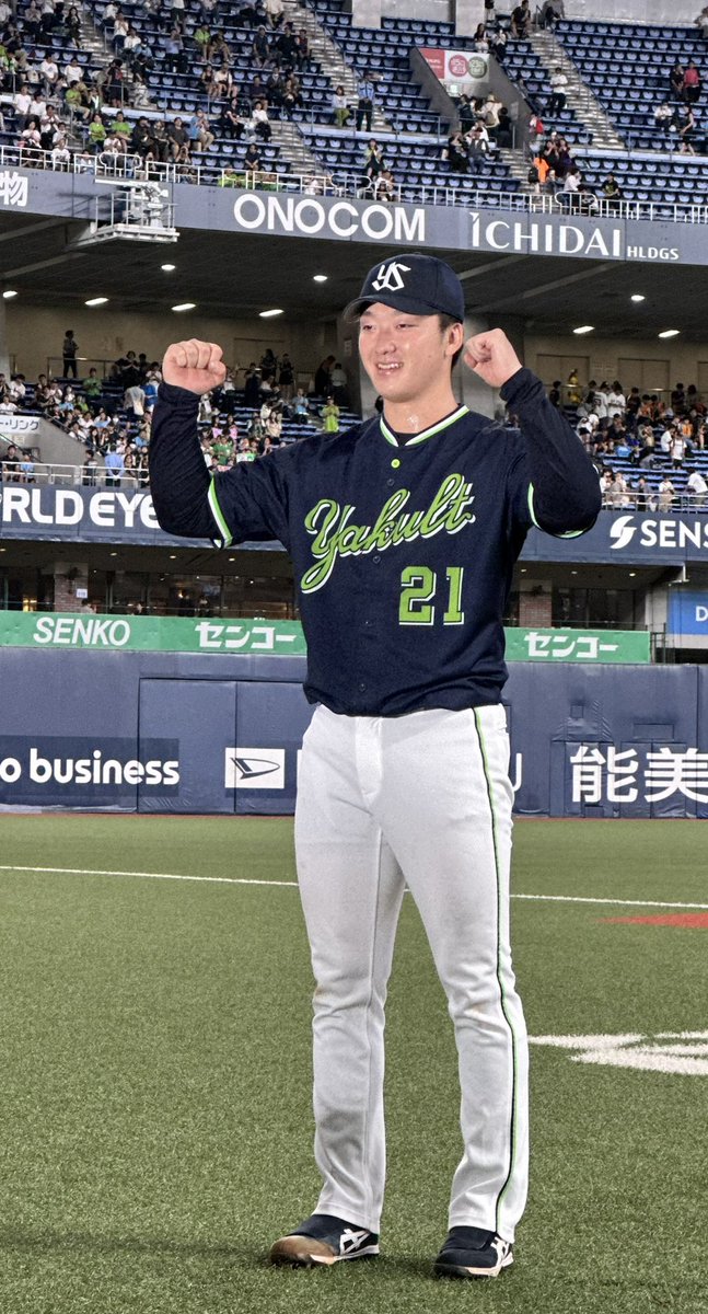 swallowspr's tweet photo. プロ入り初完投、初完封
よく頑張りました。
125球の無四球
おめでとう
#ヤり返せ
#swallows
#吉村貢司郎 https://t.co/Gnp9LId4YN