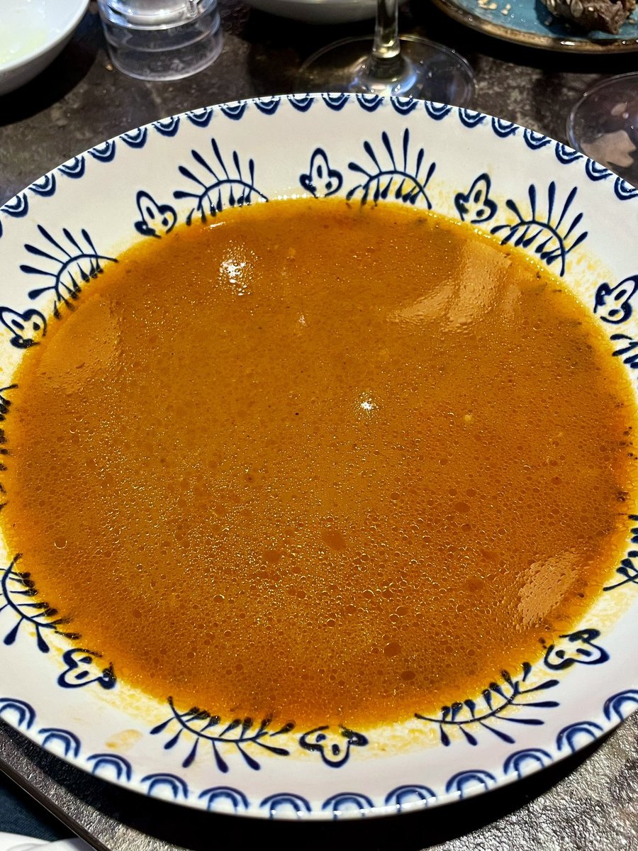 SERVICIO DE ATENCIÓN AL TWITTERO

“Barrio húmedo” (Av. de Menéndez Pelayo 37, Madrid) del gran <a href="/ldepazd/">Luis de Paz Dávila</a> abre fechas para su maravilloso cocido maragato que tuve la suerte de poder degustar.

Aprovechad porque es un regalo! 

Un paseito por el Retiro, cocido, vinos y siesta!