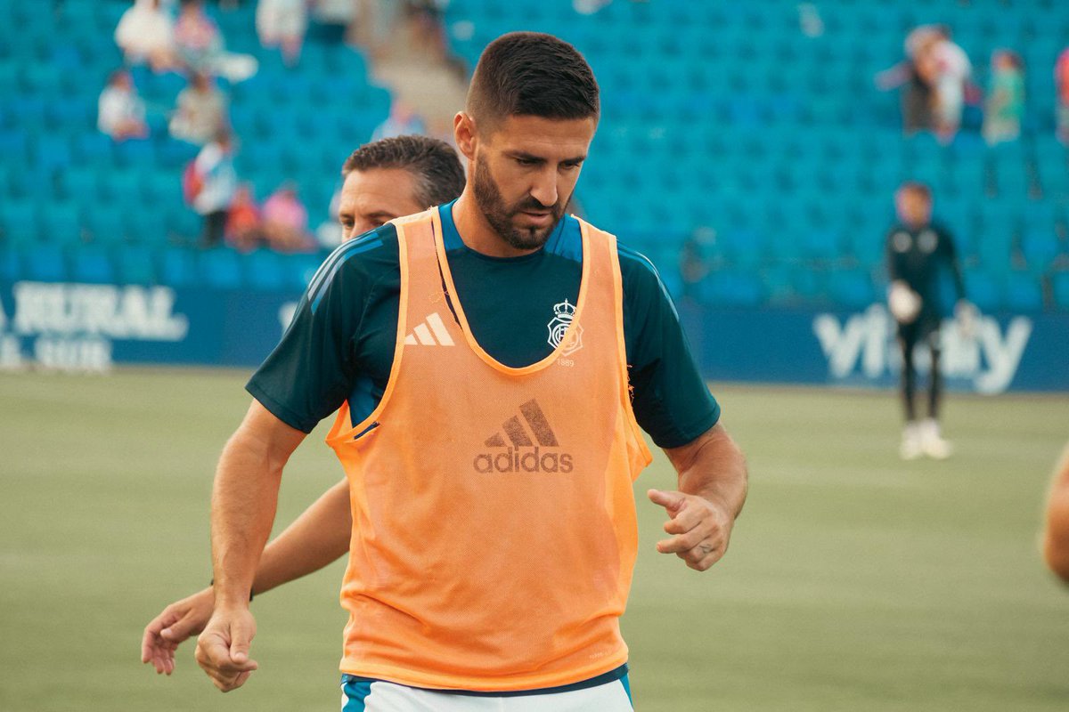 Intensidad, concentración y trabajo. Con ganas de que llegue el sábado ⚔️🔵⚪ #ÚnicoSiempre #DecanoDelFútbolEspañol