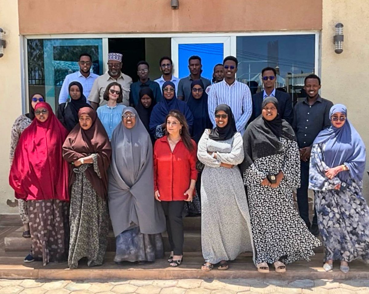 As part of its support for #Somalia's democratization, <a href="/UN/">United Nations</a> electoral experts in #Dhusamareb today concluded a two-day workshop for 20 civil society reps from #Galmadug - the sessions were part of a series of #FMS-level engagements focused on electoral systems, measures to enhance
