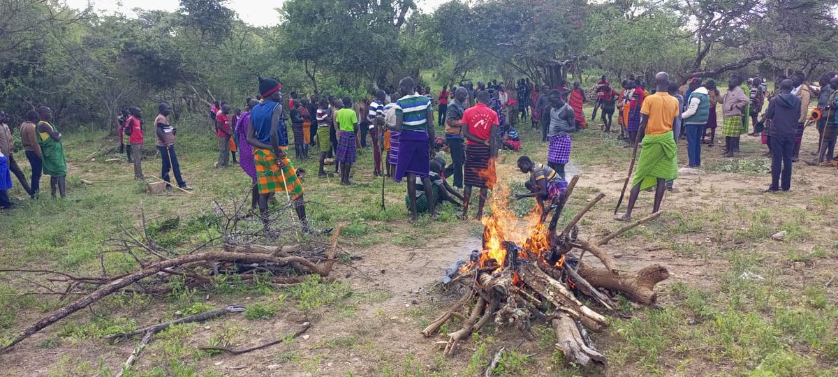 shepherdmi26265's tweet photo. Pokot and Turkana communities living in Loiya-Nauyapong corridor have come through horrifying livestock related conflict. These are their prayers to maintain peace as they settle for development. This was presided by Ev. Ribotolim https://t.co/tJzJrlSBbg
