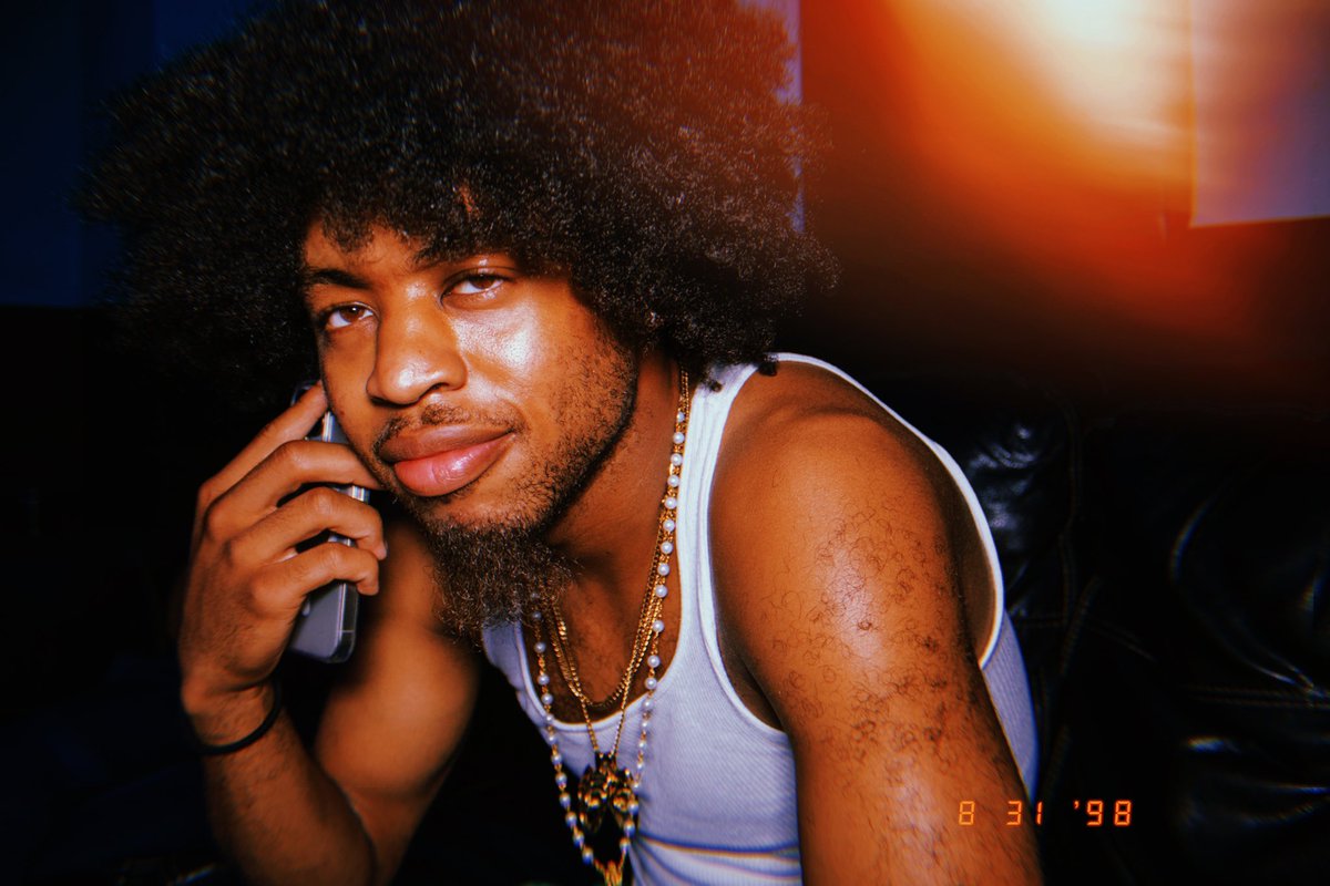nichemusic11's tweet photo. to be transparent, ion trust no 💃 https://t.co/9auLqIQST2