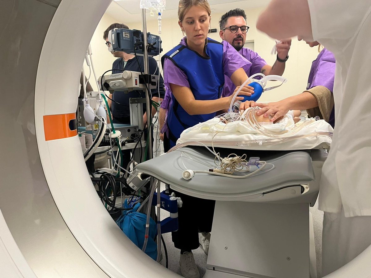 Vall d'Hebron (@vallhebron) on Twitter photo Últimes places pel Curs d'oxigenació per membrana extracorpòria pediàtrica i neonatal ECMOPedVH❗
📅 8-11 octubre
📍 Centre de <a href="/SimulacioVH/">Vall d'Hebron Centre de Simulació Clínica Avançada</a>
Inscripcions 👉 vallhebron.social/ECMOPedVH-2024
Organitzat pel Servei de Cures Intensives Pediàtriques de #VallHebron #ECMO #Pediatria Últimes places pel Curs d'oxigenació per membrana extracorpòria pediàtrica i neonatal ECMOPedVH❗
📅 8-11 octubre
📍 Centre de <a href="/SimulacioVH/">Vall d'Hebron Centre de Simulació Clínica Avançada</a>
Inscripcions 👉 vallhebron.social/ECMOPedVH-2024
Organitzat pel Servei de Cures Intensives Pediàtriques de #VallHebron #ECMO #Pediatria