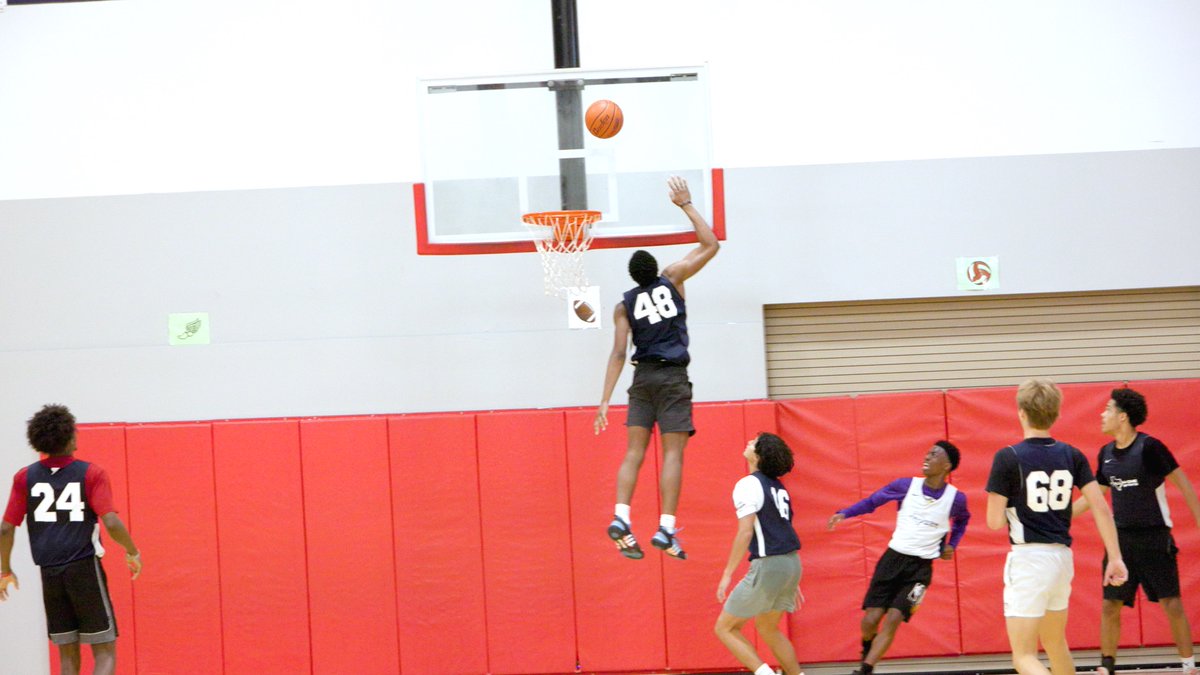 🐇 🐰 45 inch Vertical❓️❓️ 🐇 🐰 

<a href="/toby_princewill/">Toby princewill</a> ....Watch your head

WOW

📷:<a href="/4YFilms/">𝔽𝕠𝕣𝕖𝕧𝕖𝕣 𝕐𝕠𝕦𝕟𝕘 𝔽𝕚𝕝𝕞𝕤 SPORTS 🎥</a>