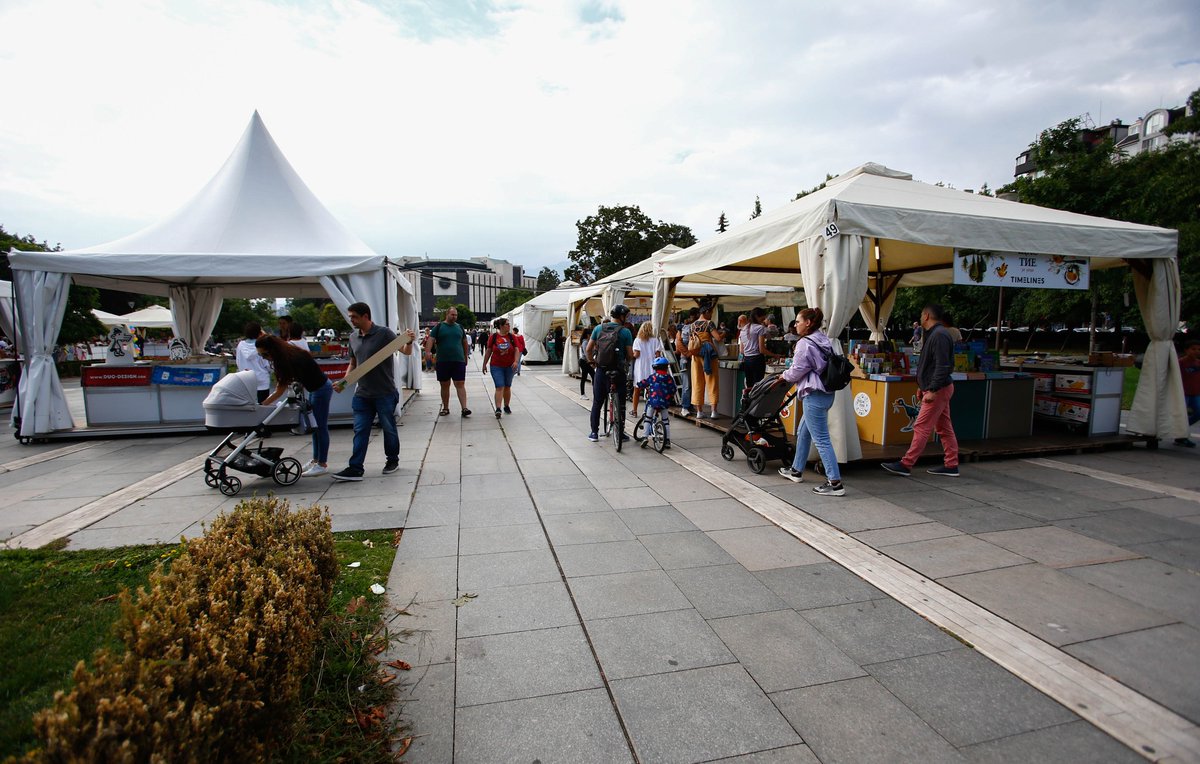 Алея от книги отваря на 9 септември в София dlvr.it/TCpYZ6