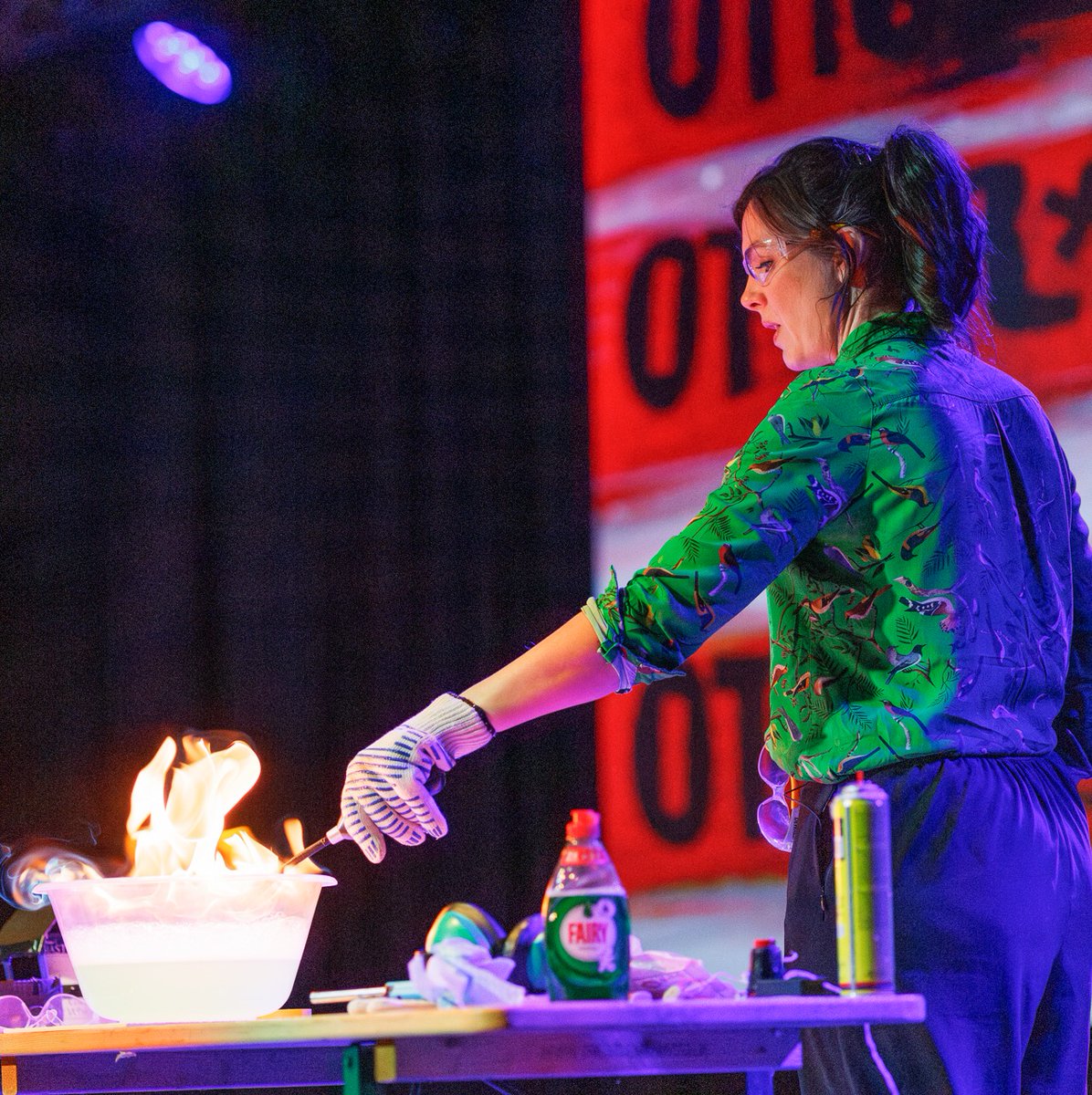 NorwichSciFest's tweet photo. The viral unexpected red theory, but make it Norwich Science Festival!
The verdict is in - a 'pop of red' does really make science look even cooler ✨
#NorwichSciFest #PopOfRed #UnexpectedRedTheory #NorwichPhotography #NorwichLife https://t.co/EHLfUU2LOP