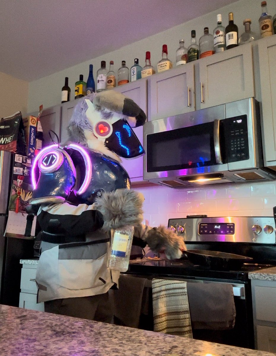 Seems like <a href="/ShadeProtogen/">Shade</a> armor does the trick instead of an apron