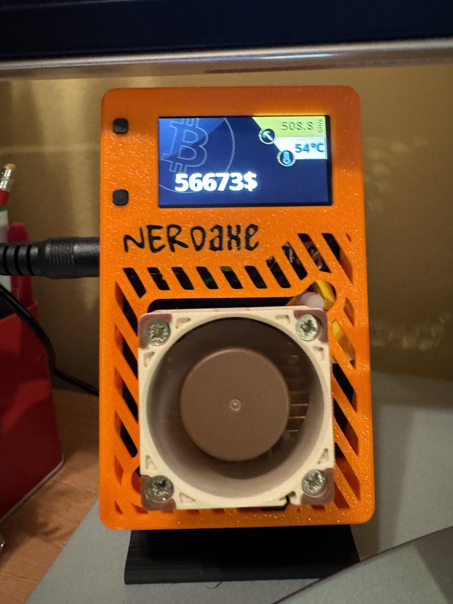 albertoD996's tweet image. Well, well, well…. #nerdaxe from ⁦⁦@BitronicsStore⁩ arrived today and already #hashing and waiting for my block ;D Gracias, chicos! Thank you guys!