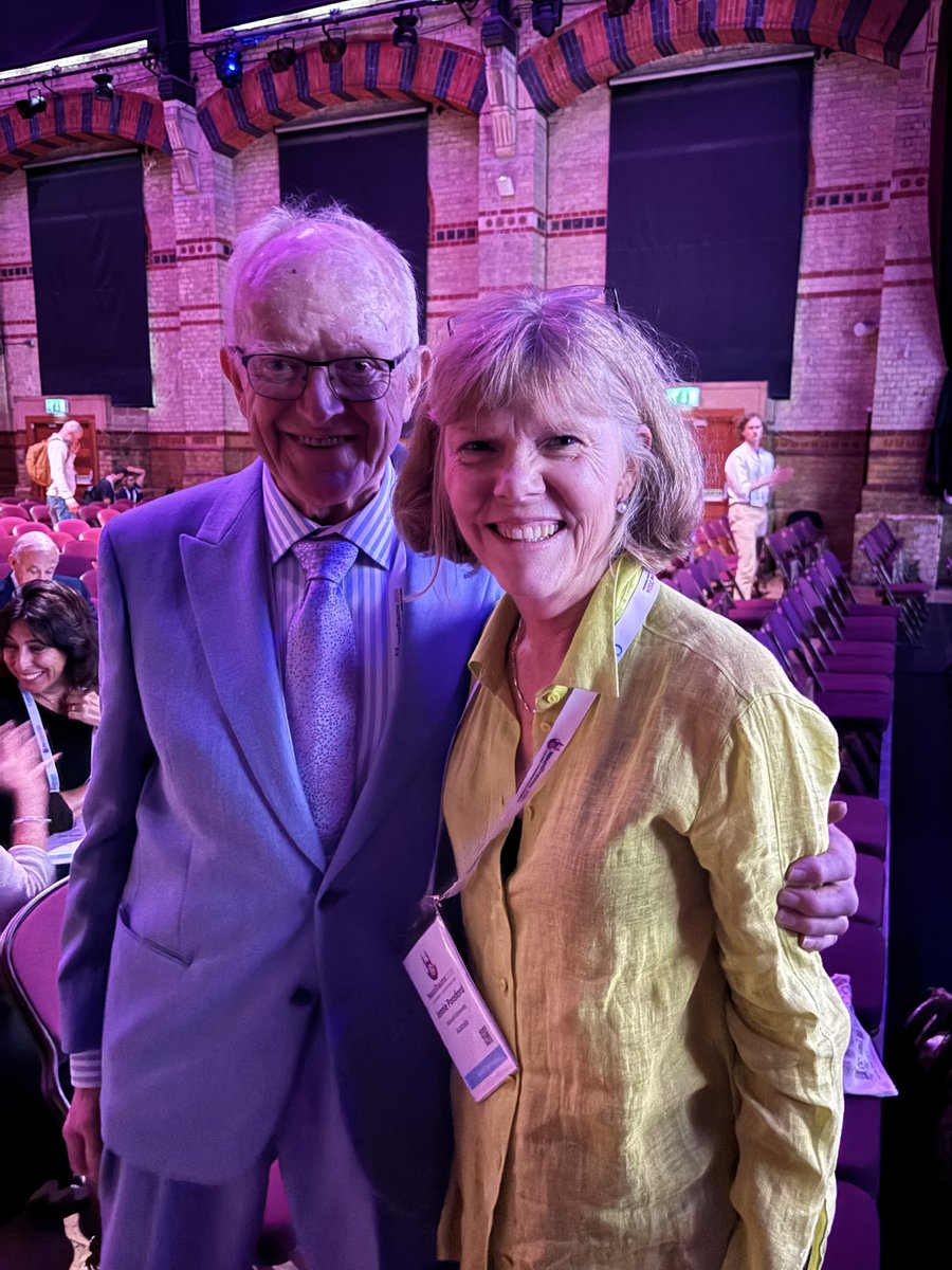 Director <a href="/jennpon/">JennieP</a> with Sir Graham Teasdale celebrating 50 years of the Glasgow Coma Scale in Cambridge at the #INTS2024 conference👏