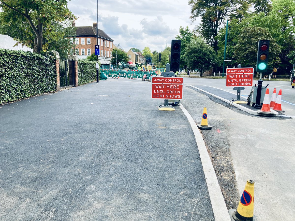 Clean Air Dulwich @cleanairdulwich.bsky.social (@cleanairdulwich) on Twitter photo It’s great to see space repurposed to prioritise pedestrians instead of cars. This pavement is now significantly wider. #StreetsForPeople It’s great to see space repurposed to prioritise pedestrians instead of cars. This pavement is now significantly wider. #StreetsForPeople