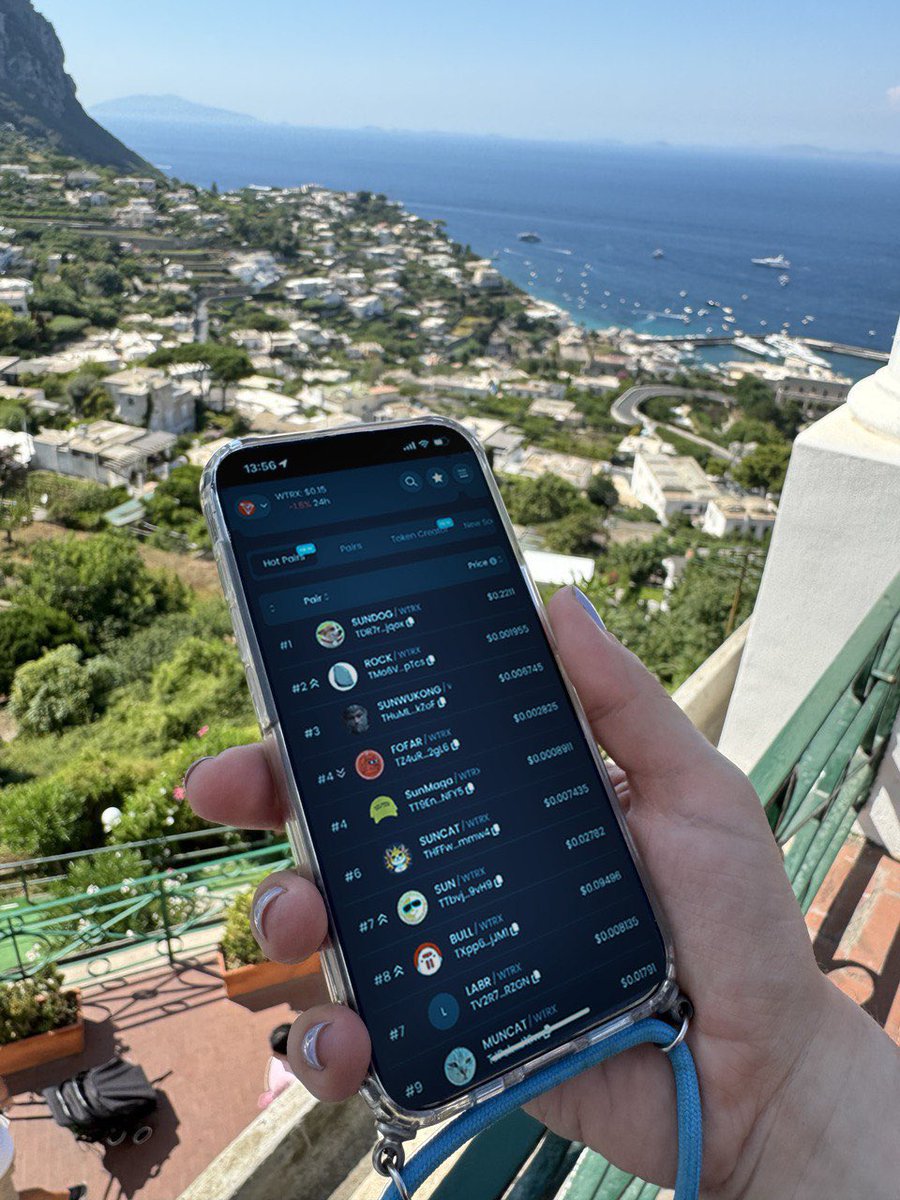 DEXToolsApp's tweet image. Hey degens! 👀 

What token are you watching today? Are you buying the dip?📈🩸

 #cryptomarket #ETH $SOL $TRX