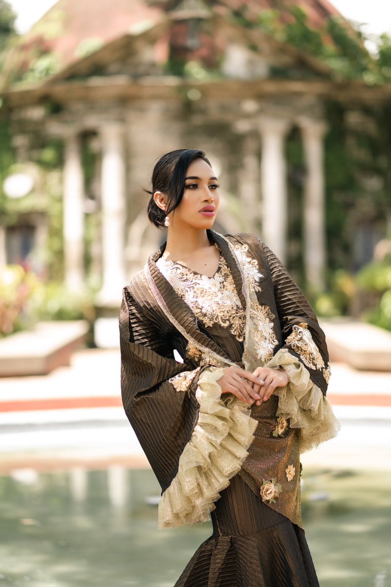 Ikinagagalak ko ang aking pagkapanalo, mga ginoo at binibini. 🪭

Mabuhey para slay!  💦

Nagmamahal, 
Angel Galang - Echarri

#DragRacePhilippines
 #DragRacePh 
#TeamAngel