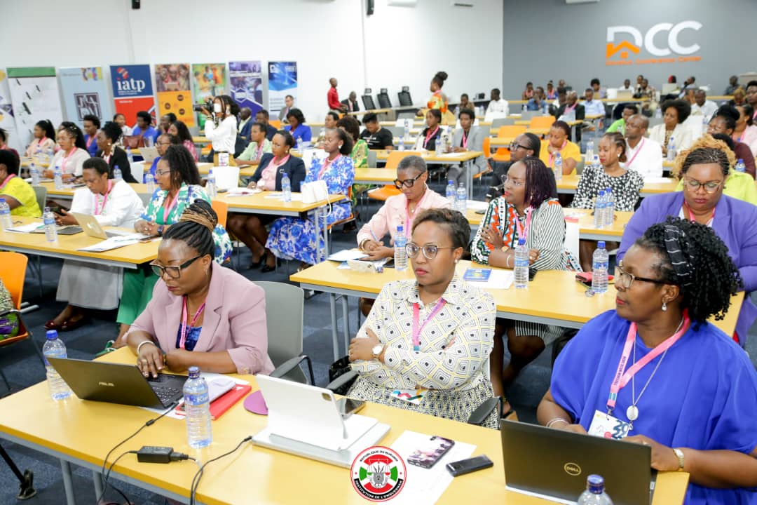 OmbudsmanBI's tweet image. L'Ombudsman précise: "Malgré les défis que font face les femmes dont la difficulté d'accès au crédit,le @BurundiGov considère la femme comme pilier du développement d'où il a pris des mesures d'une grande importance pour améliorer les droits et l'autonomisation des femmes"