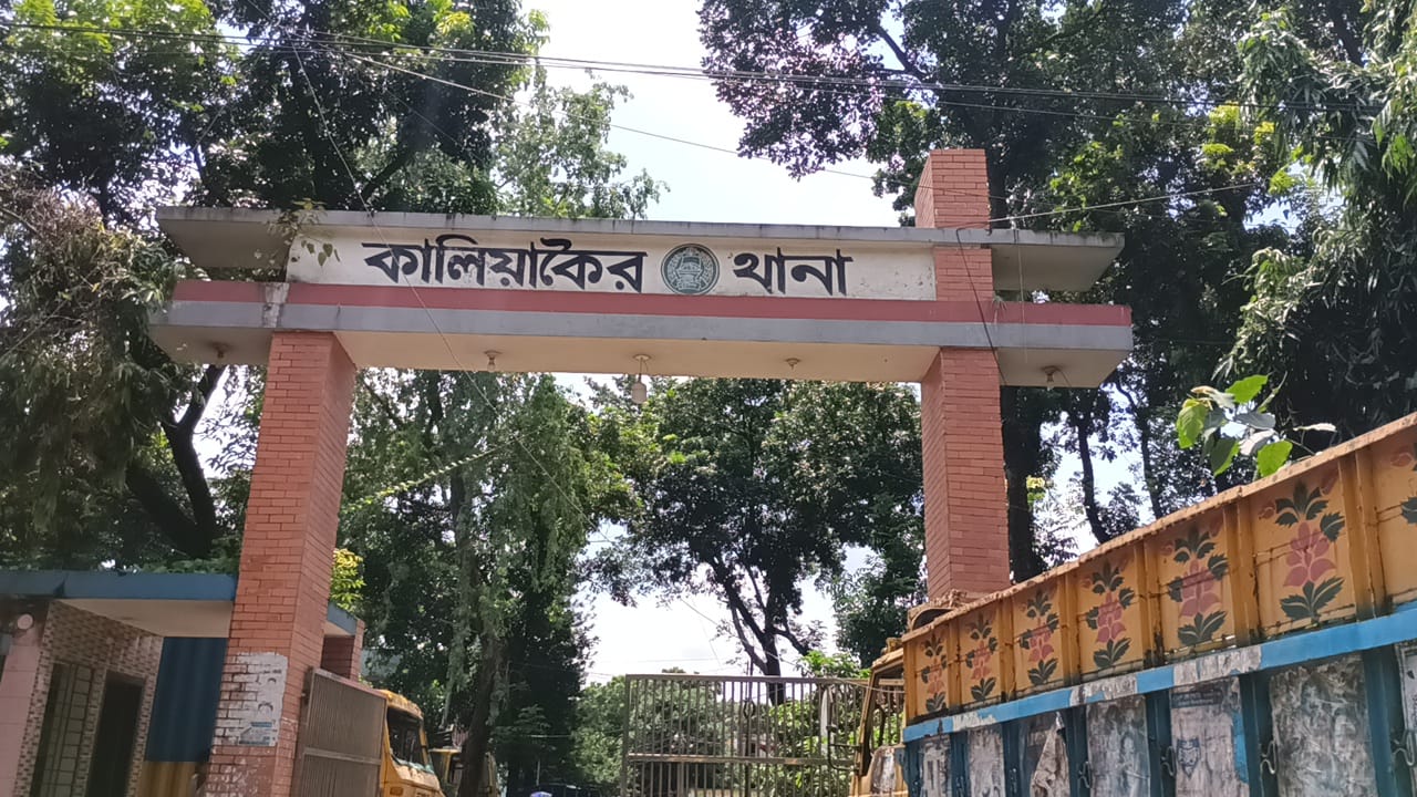 কালিয়াকৈরে ফরেষ্ট অফিসে ভূমিদস্যুদের হামলায় আহত ৫