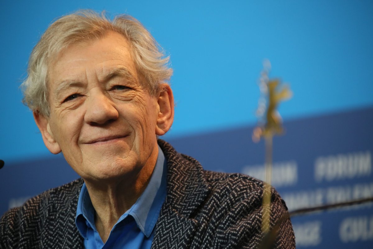 Als het aan Ian McKellen ligt, wordt hij weer Gandalf in Lord of the Rings-vervolgen dlvr.it/TCpg8y