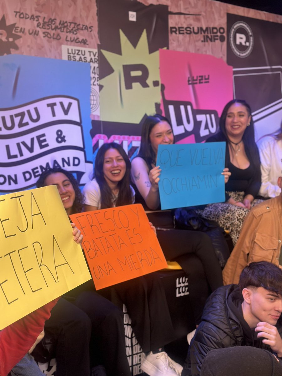 nadiedicenada_'s tweet photo. LA GENTE NOS AMA #FrescoYBatata https://t.co/sH3iBwwkLS