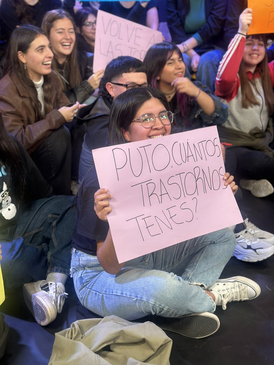 nadiedicenada_'s tweet photo. LA GENTE NOS AMA #FrescoYBatata https://t.co/sH3iBwwkLS