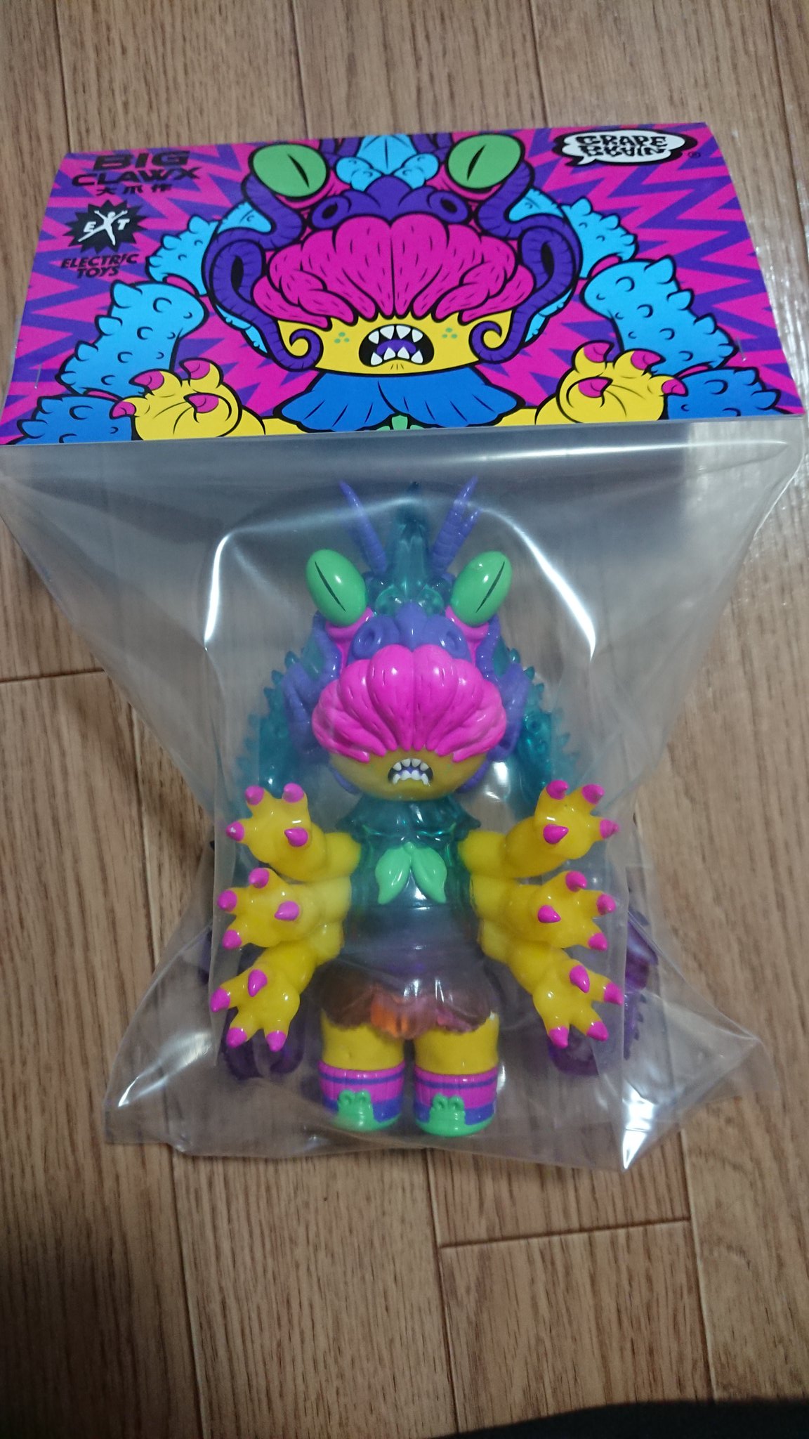 GRAPE BRAIN x BIG CLAWX ザリガニ少女 ガリコ 蓄光 BIGCLAWX×GRAPE BRAINザリガニ少女 ガリコ GRAPE BRAIN x BIG CLAWX