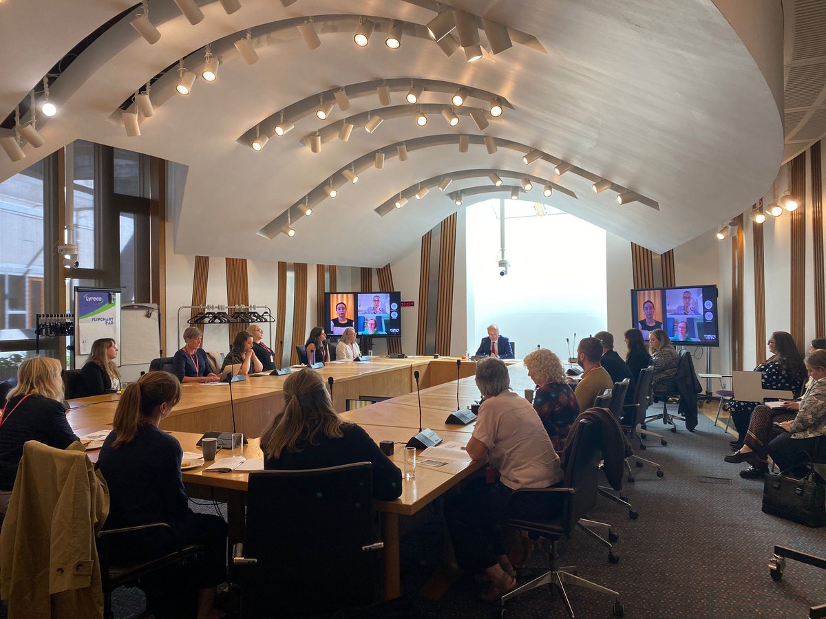michaeljmarra's tweet photo. I hosted an Ehlers-Danlos syndrome roundtable to bring together @ehlersdanlosuk, parliamentary colleagues, clinicians and those with lived experience of the condition to discuss EDS and particularly the pressing need to establish new care pathways.

Thank you to all who attended. https://t.co/JQ9JjeExVq