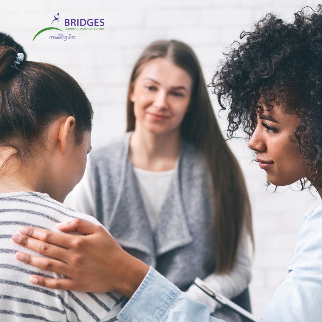 BridgesDVC's tweet image. 🗣️ Our outreach advocacy provides education and resources for long-term safety and independence. Spanish-speaking advocates are available. Learn more: 🌟 ow.ly/WKQe50SNrq5 #OutreachAdvocacy #BridgesDVC
