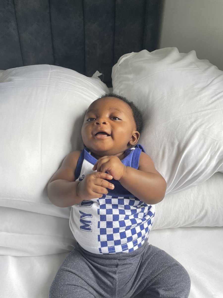 JessicaOE1's tweet image. While I was away, I got certified and look who’s 2 months old today🥹😄💙

#datacamp #motherhood