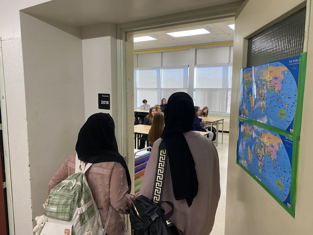 GEDSB's tweet image. Well, it was certainly a Grand Beginning! All across Grand Erie, students and staff met with friends old and new, and settled into another year of learning, well-being and belonging.