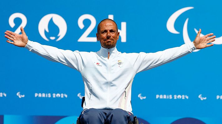 Sergio Garrote: "Este oro es un premio al trabajo y al sacrificio del esfuerzo".
El barcelonés revalidó este miércoles su corona de campeón paralímpico de la contrarreloj de la clase H2.
#Paris2024 #ParísRTVE4s