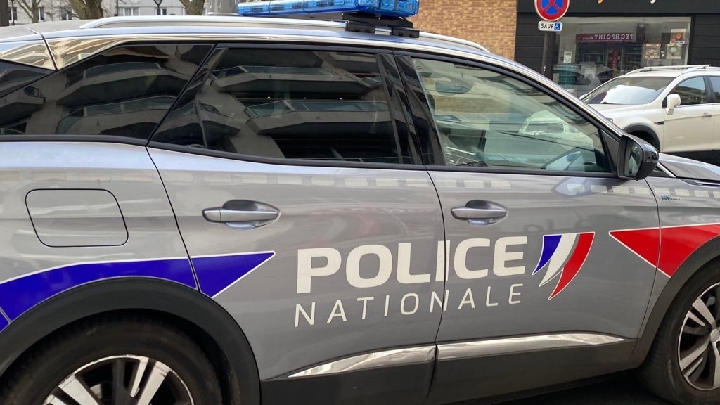 info_Paris_IDF's tweet image. 🔴 FLASH - #Thiais : Une adolescente de 14 ans a été #interpellée mercredi.

👉 Elle se trouvait au volant d’une voiture et a refusée d’obtempérer aux policiers jusqu’en #Essonne. Une enquête a été ouverte. (Actu17) #ValdeMarne