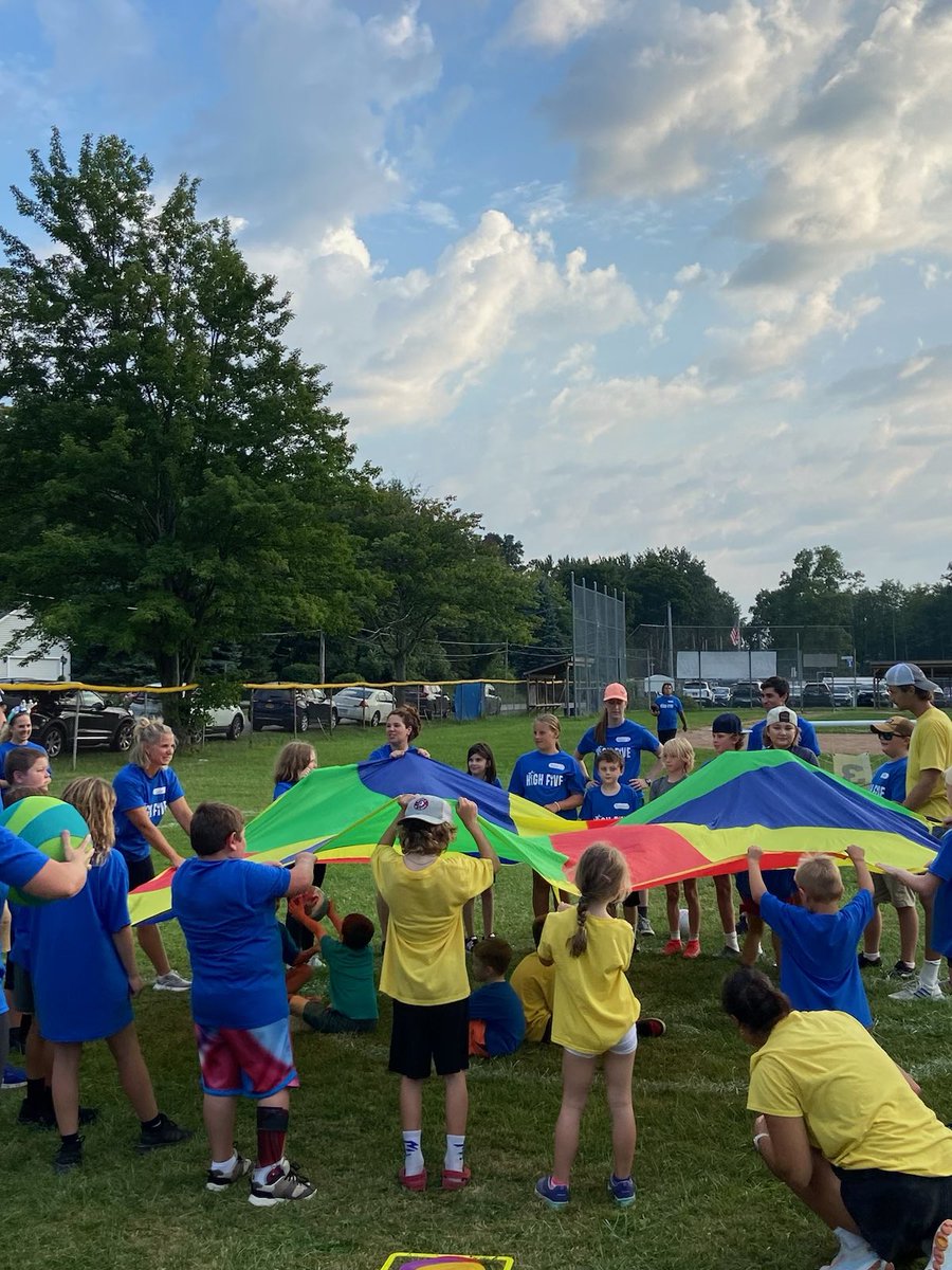 TheChampProject's tweet image. This is what inclusion looks like! 🤩💙

High Five Elementary Soccer had an awesome week #2! Thank you Lake View Athletics for being an awesome partner organization.🙌🏻⚽️⭐️🥅

#inclusivesports #accessiblesports #highfive #youthsports #letkidsplay