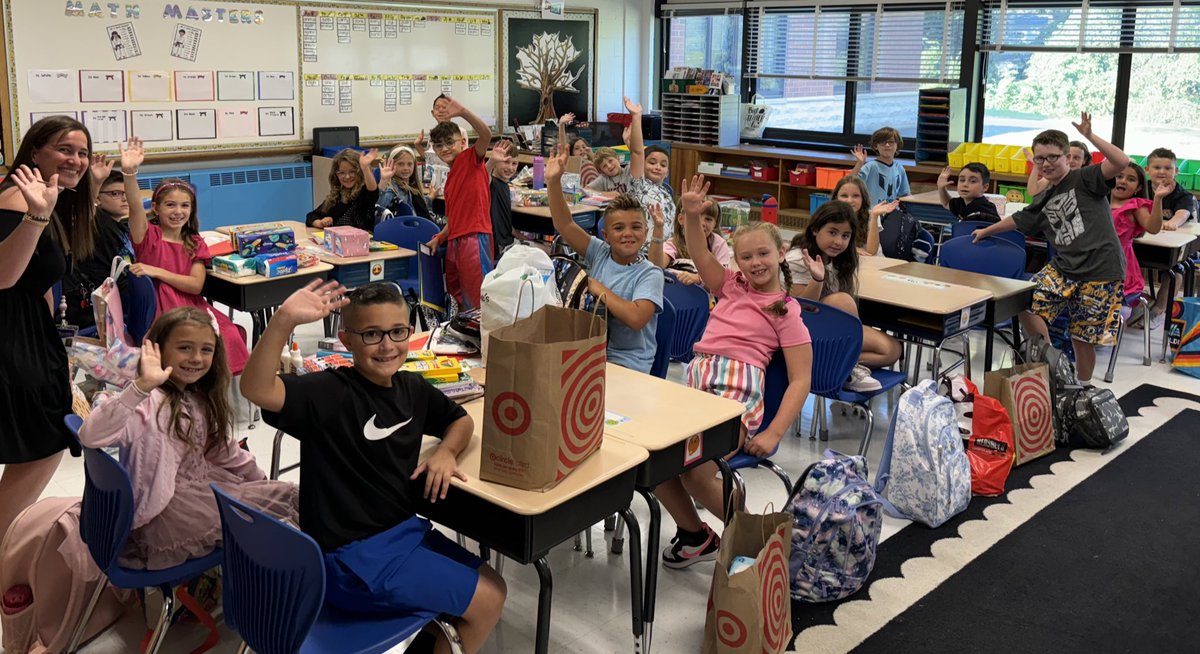 Vanessa Williams (@principalvw) on Twitter photo Today was a great start to the 2024-2025 school year. It was awesome to welcome familiar and new faces. 💙💛📚<a href="/Manetuck1/">ManetuckElementary</a> #WIproud #TotallyTUCK Today was a great start to the 2024-2025 school year. It was awesome to welcome familiar and new faces. 💙💛📚<a href="/Manetuck1/">ManetuckElementary</a> #WIproud #TotallyTUCK