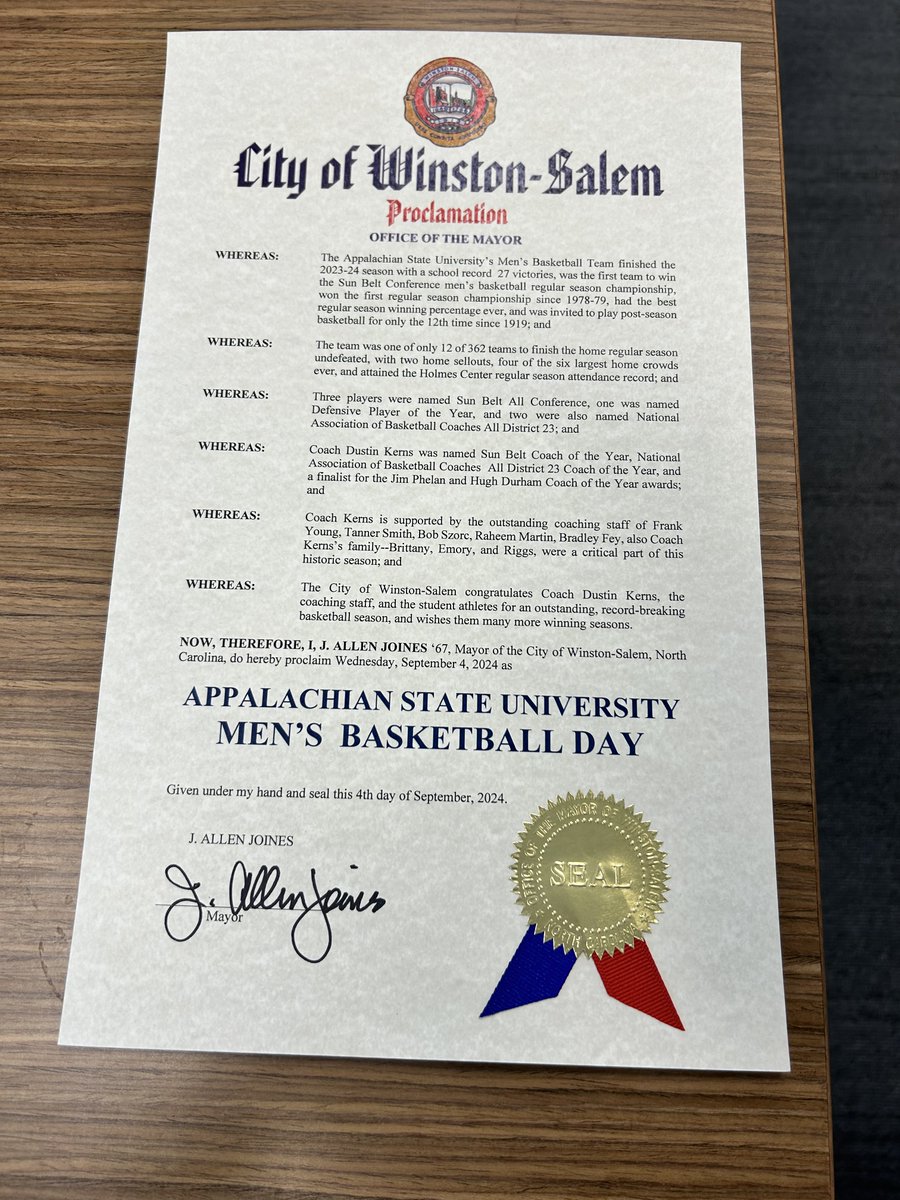 AppStateMBB's tweet photo. Allen Joines, App State alum and mayor of Winston-Salem, declared Sept. 4, 2024, App State Men’s Basketball Day in Winston-Salem! 

Many thanks to App State alum Tom Lawson for hosting the 12th annual App State Basketball Luncheon! 

#TakeTheStairs https://t.co/jrtoIOEF48
