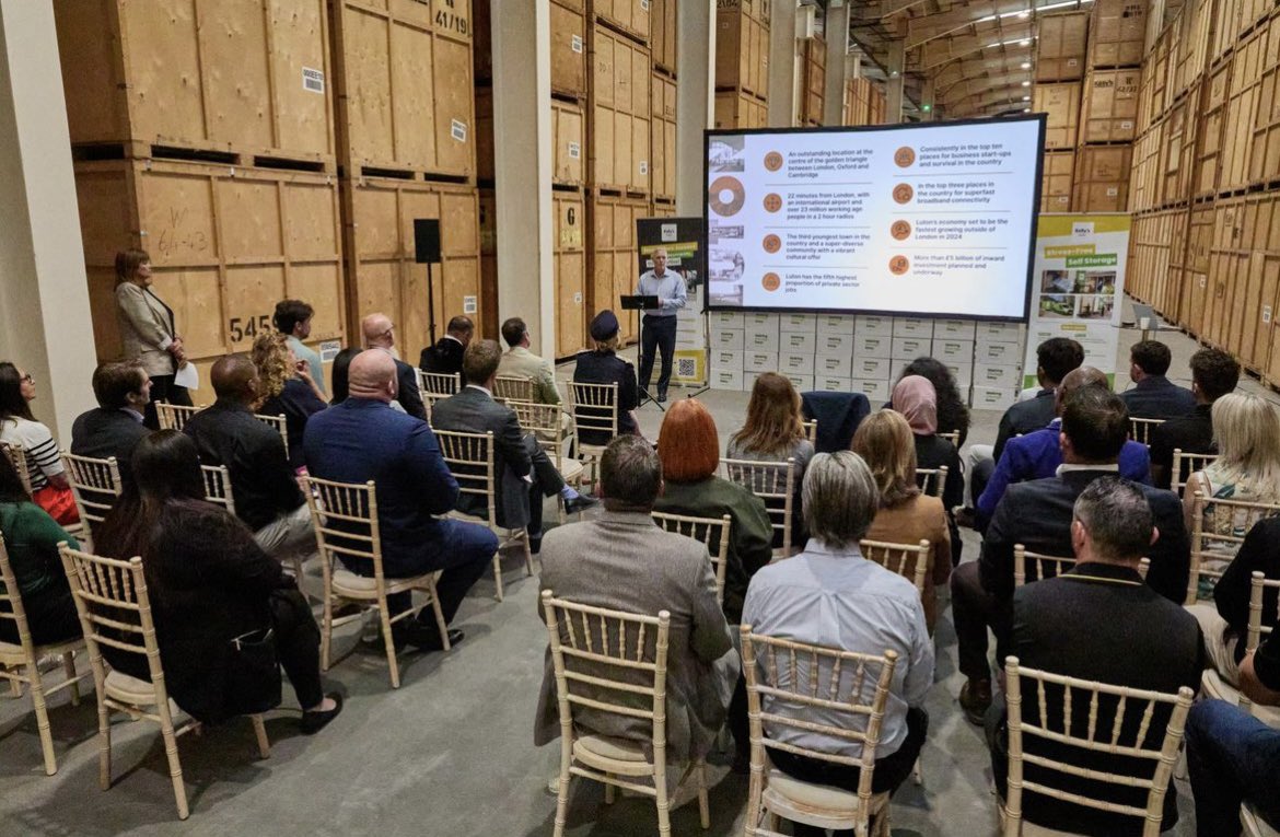 Love Luton tweet media