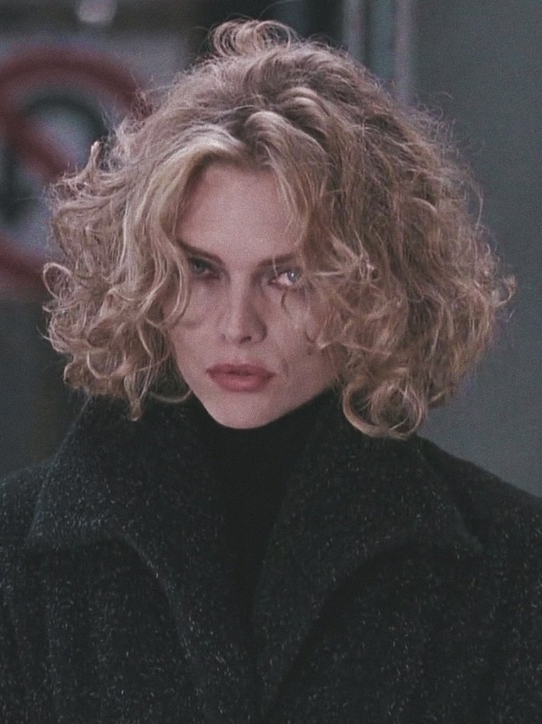 TheCinesthetic's tweet photo. Michelle Pfeiffer in 'Batman Returns', 1992 https://t.co/b9JMGStx5D