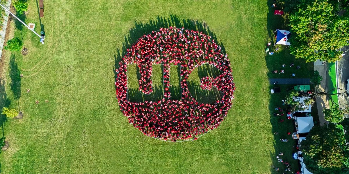thisisUIC's tweet photo. Hearts (and UIC logo) full ❤️
The class of 2028 began a new campus tradition at convocation when they formed the university’s largest logo for an aerial photo
#UICConvocation #UICGrad28 #CollegeLife #Chicago #UIC https://t.co/lsgQxtzHLm