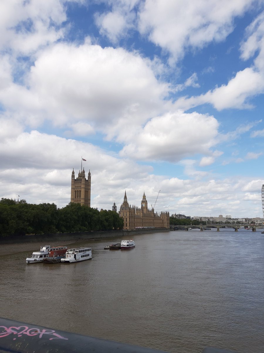 world_x_0's tweet photo. I love London 💜 https://t.co/lJttYNgqpP