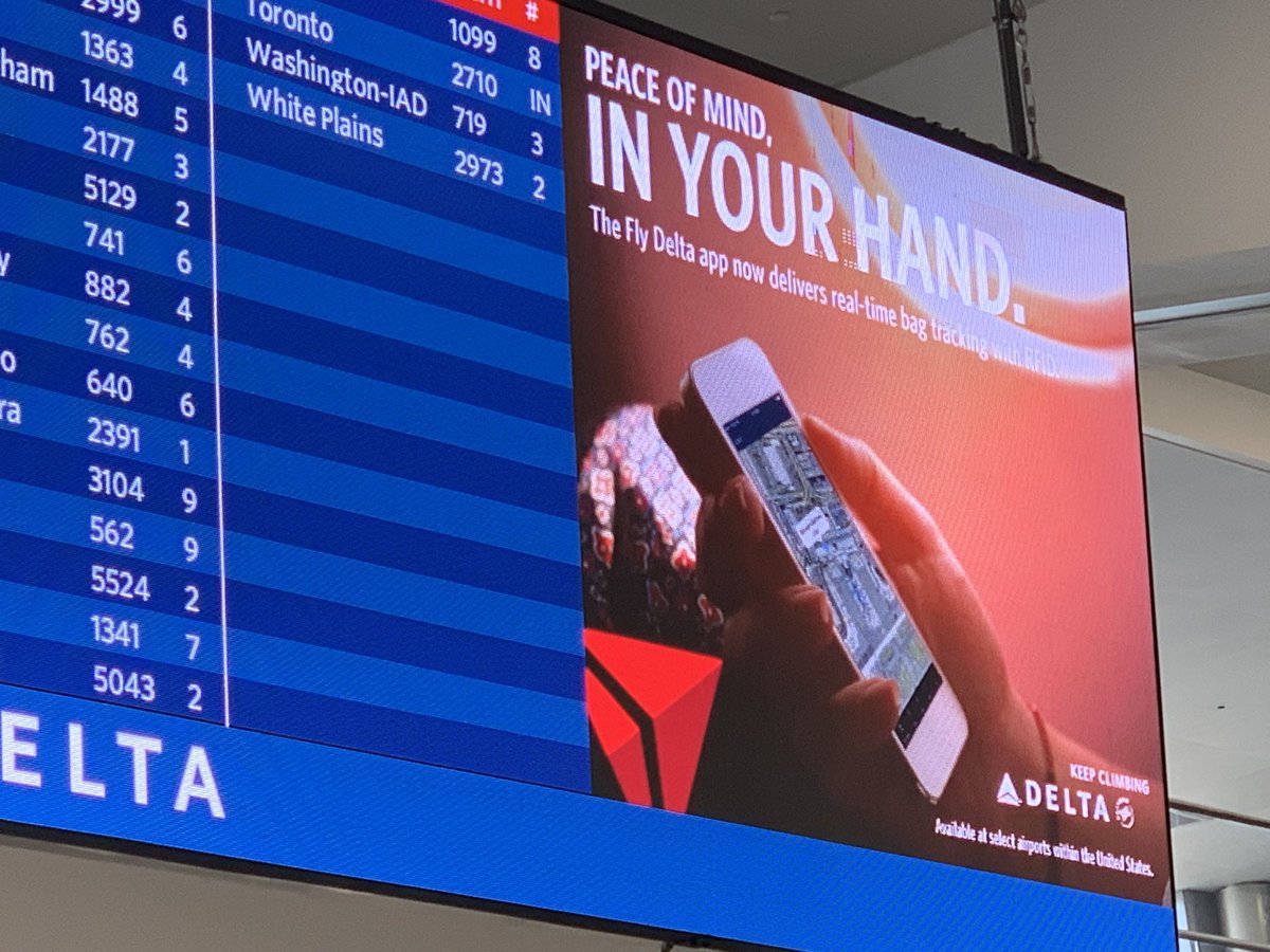 sebalatorrep's tweet photo. @Delta please update your stock pictures. Is that an iPhone 4??? Aren’t those on museums today? 🤣 https://t.co/HZPgMH2RA2